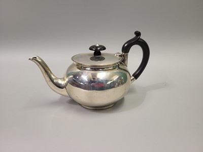 Lot 530 - A SILVER BACHELORS TEA POT, Sheffield 1910, by...