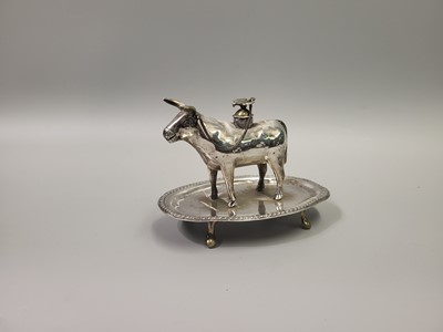 Lot 535 - A CONTINENTAL SILVER COW CREAMER, unmarked,...