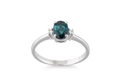 Lot 177 - A GREEN TOURMALINE AND DIAMOND SET RING, the...