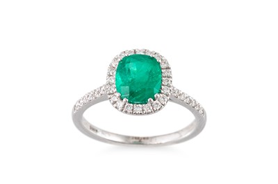 Lot 361 - AN EMERALD AND DIAMOND SET CLUSTER RING, the...