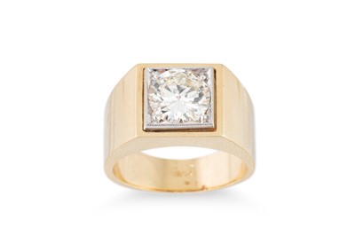 Lot 400 - A DIAMOND SOLITAIRE RING, the old cut diamond...