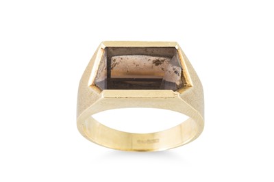 Lot 330 - A VINTAGE 1970S 14CT GOLD RING, set with a...