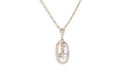 Lot 410 - AN EARLY 20TH CENTURY DIAMOND PENDANT, the old...