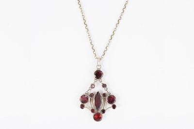 Lot 412 - AN EARLY 19TH CENTURY GARNET PENDANT, cut down...