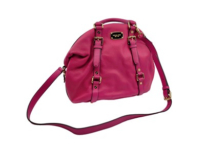 Lot 557 - A MICHAEL KORRS HANDBAG, leather cross-body...