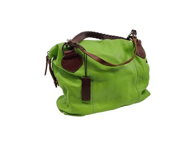 Lot 558 - A PADRAIC SWEENEY HANDBAG, apple green leather,...