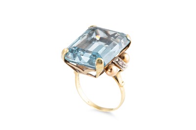 Lot 281 - A SYNTHETIC SPINEL SINGLE STONE RING, the...