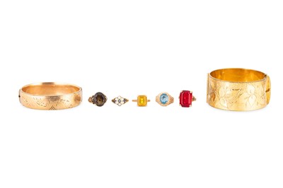 Lot 129 - A COLLECTION OF VINTAGE JEWELLERY, to include...