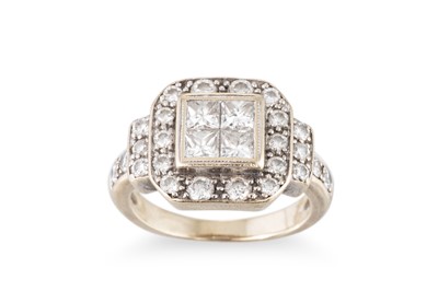 Lot 93 - A DIAMOND SET CLUSTER RING, the central...