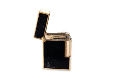 Lot 115 - A DUPONT LIGHTER