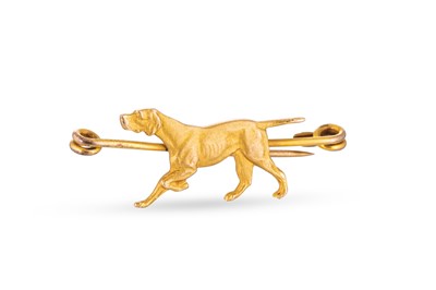 Lot 116 - AN ANTIQUE GOLD BROOCH, modelled as a hound,...