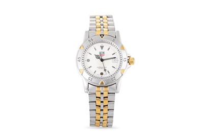 Lot 421 - A TAG HEUER WRISTWATCH, with date, baton...