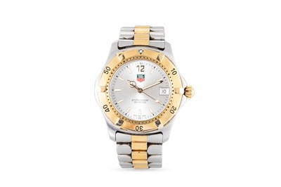 Lot 424 - A TAG HEUER WRISTWATCH, the round case ca. 37...