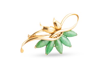 Lot 88 - A JADE SET BROOCH, of naturalistic form,...