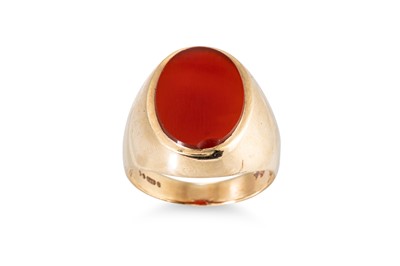 Lot 156 - A CARNELIAN SET SIGNET RING, mounted in 9ct...