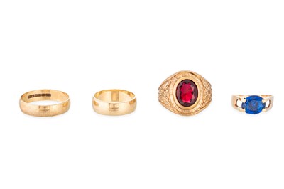 Lot 40 - A COLLECTION OF FOUR GOLD RINGS, 2 gem-set,...