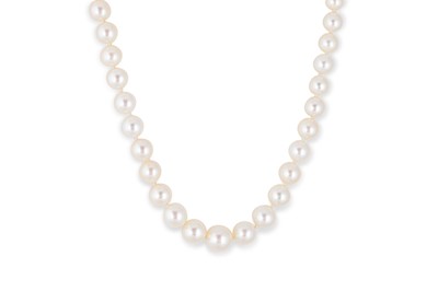 Lot 73 - A  SINGLE ROW PEARL NECKLACE, graduated pearls...