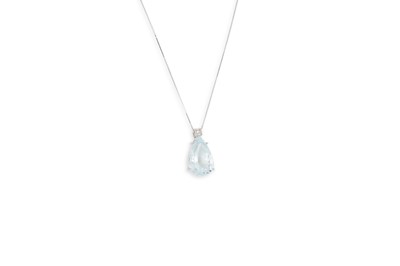 Lot 197 - AN AQUAMARINE AND DIAMOND SET PENDANT, the...
