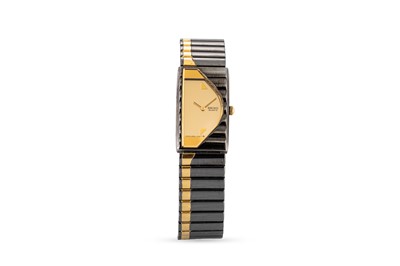 Lot 406 - A LADY'S SEIKO WRISTWATCH, black & gold tone...