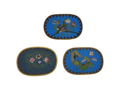 Lot 254 - THREE CLOSSINÉ DISHES