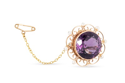 Lot 101 - AN ANTIQUE SEED PEARL AND AMETHYST BROOCH,...