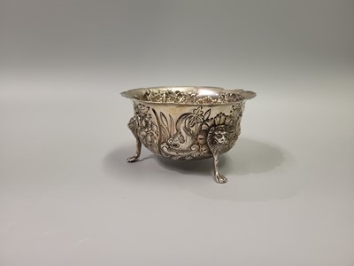 Lot 514 - AN EDWARDIAN IRISH SILVER SUGAR BOWL, in the...