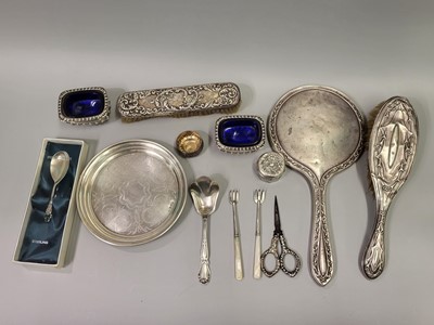 Lot 520 - A MISCELLANEOUS COLLECTION OF SILVER ITEMS,...