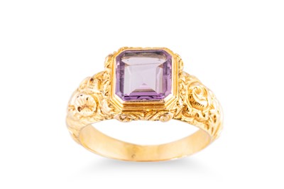 Lot 75 - AN ANTIQUE AMETHYST RING, with a table cut...