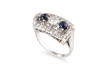 Lot 194 - A RETRO DIAMOND AND SAPPHIRE SET CLUSTER RING,...