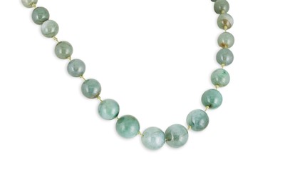 Lot 108 - A JADE BEADED NECKLACE, the graduated jade...