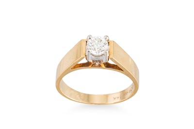 Lot 113 - A DIAMOND SET DRESS RING, mounted in 14ct...