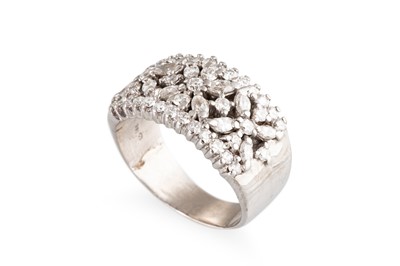 Lot 181 - A DIAMOND CLUSTER RING, of floral design, set...
