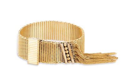 Lot 26 - A MID-CENTURY FRENCH MESH BRACELET, adjustable...