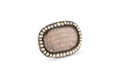 Lot 44 - A GEORGIAN SEED PEARL AND HAIRWORK MOURNING...