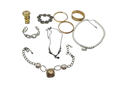 Lot 191 - A COLLECTION OF COSTUME JEWELLERY, to include...