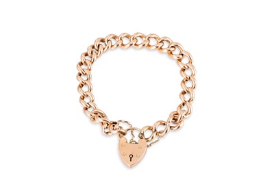 Lot 69 - AN ANTIQUE ROSE GOLD HOLLOW LINK CURB BRACELET,...