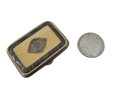 Lot 481 - AN ANTIQUE SILVER & COMPOSATE COIN PURSE,...