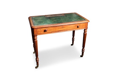 Lot 546 - AN ATTRACTIVE VICTORIAN SMALL MAHOGANY LIBRARY...