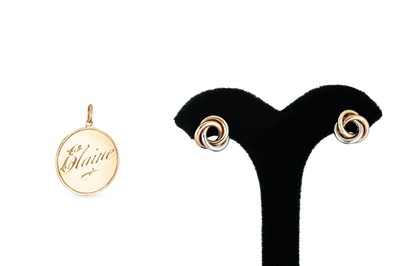 Lot 132 - A PAIR OF TWO COLOUR GOLD KNOT EARRINGS, backs...