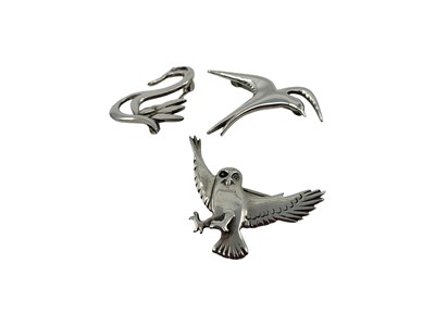 Lot 135 - A GROUP OF THREE SILVER BIRD BROOCHES, .925,...
