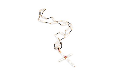 Lot 175 - AN ANTIQUE PEARL AND RUBY CROSS, to a pearl...
