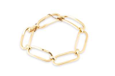 Lot 54 - AN 18CT YELLOW OPENLINK BRACELET, gross weight...