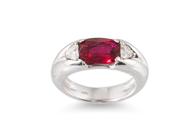 Lot 153 - A RUBY AND DIAMOND SET RING, mounted in 18ct...