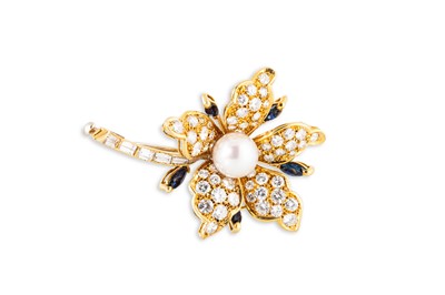 Lot 185 - A VINTAGE DIAMOND, SAPPHIRE AND PEARL SET...