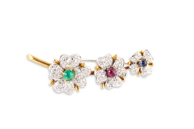 Lot 186 - A VINTAGE DIAMOND SET BROOCH, the flowers set...