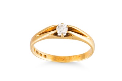 Lot 76 - A VINTAGE OLD CUT DIAMOND RING, mounted in...