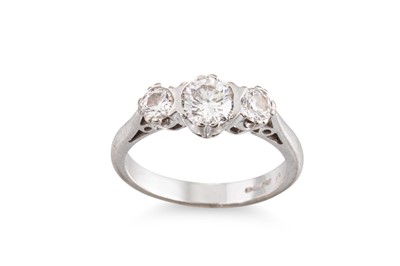Lot 91 - A THREE-STONE DIAMOND RING, the round...