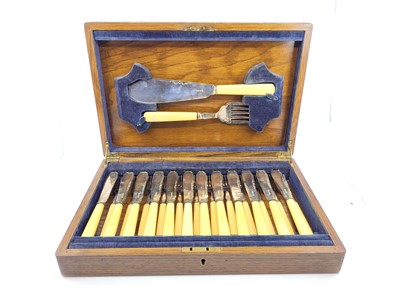 Lot 523 - AN ANTIQUE EDWARDIAN TWELVE SERVING FISH KNIFE...