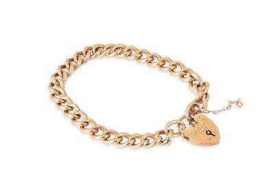 Lot 166 - AN ANTIQUE CURB LINK BRACELET, padlock clasp,...