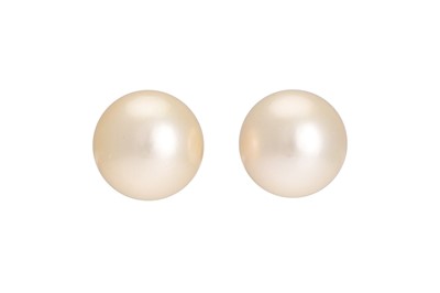 Lot 69 - A PAIR OF CULTURED PEARL STUD EARRINGS,...